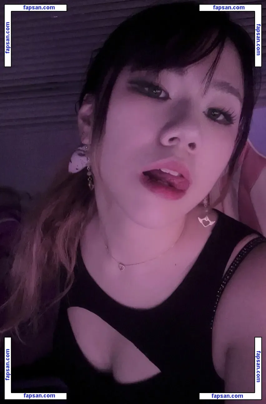 blushingsora nude photo #0010 from OnlyFans