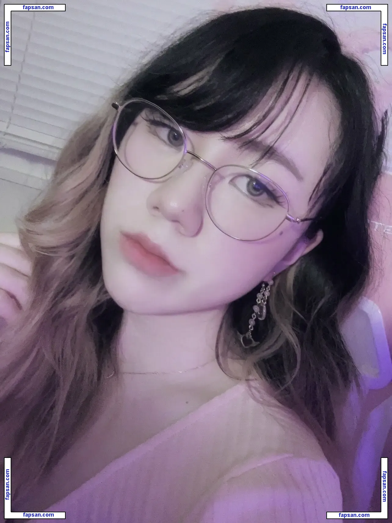 blushingsora nude photo #0028 from OnlyFans