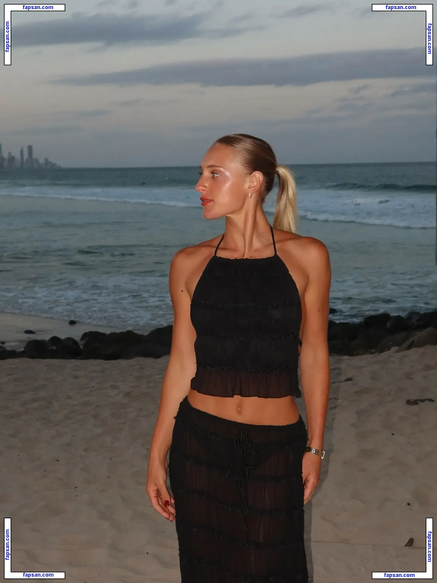 Bonnie Rae голая фото #0003 с Онлифанс