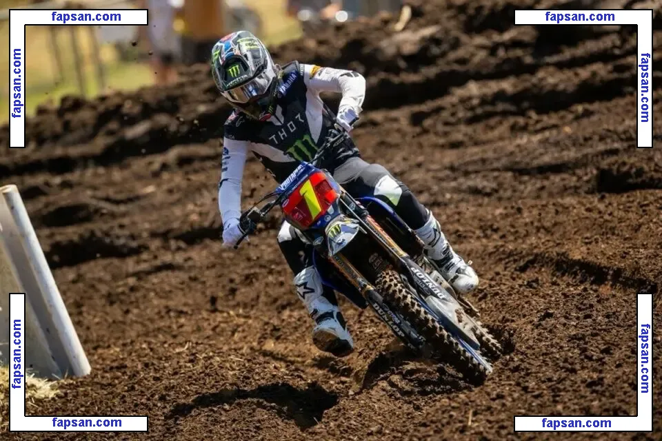 bostonmom голая фото #0002 с Онлифанс