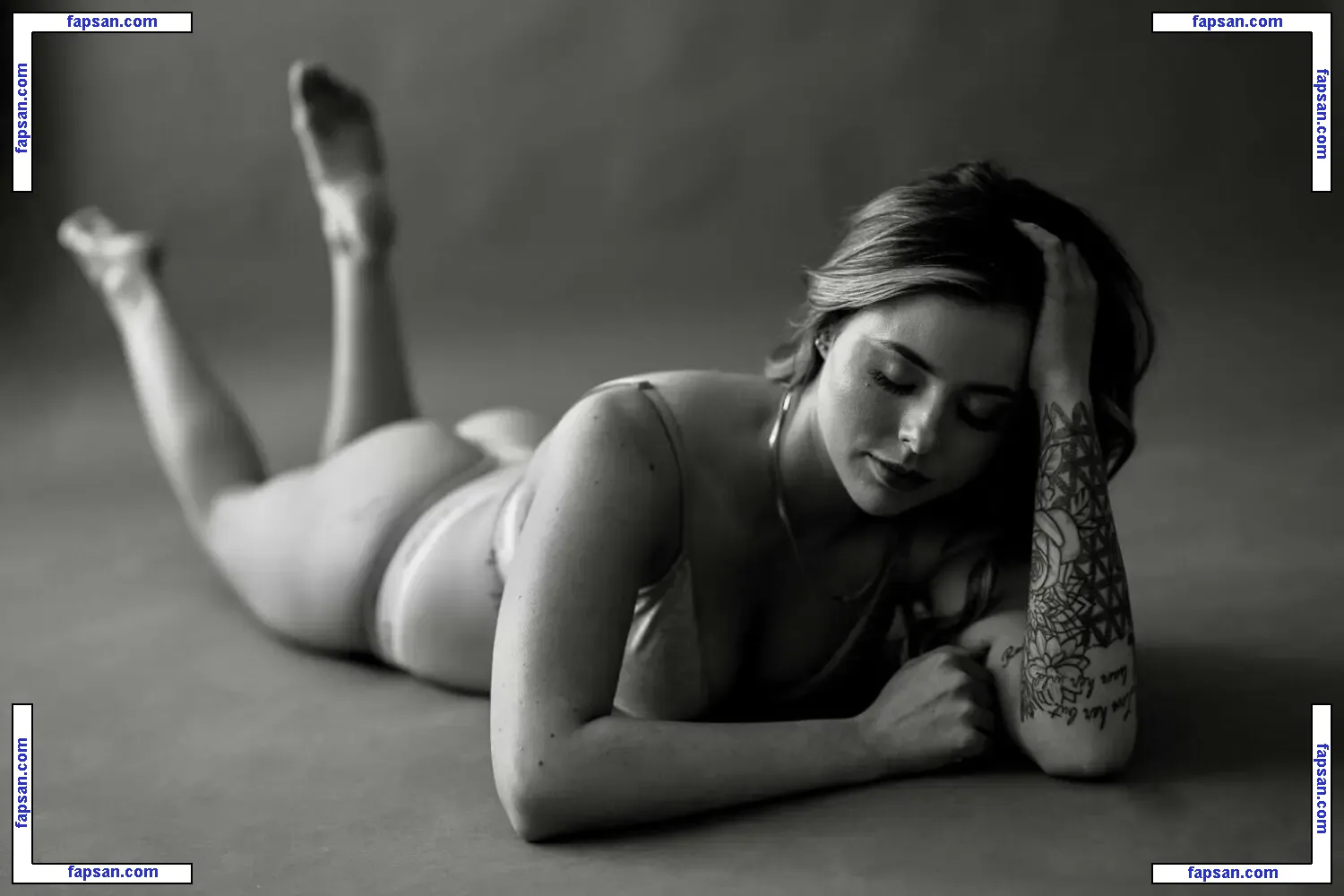 Boudoir голая фото #0133 с Онлифанс