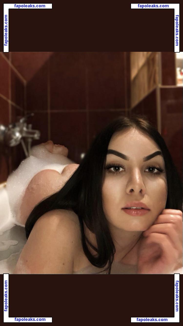 Bozsoki Barbi nude photo #0021 from OnlyFans