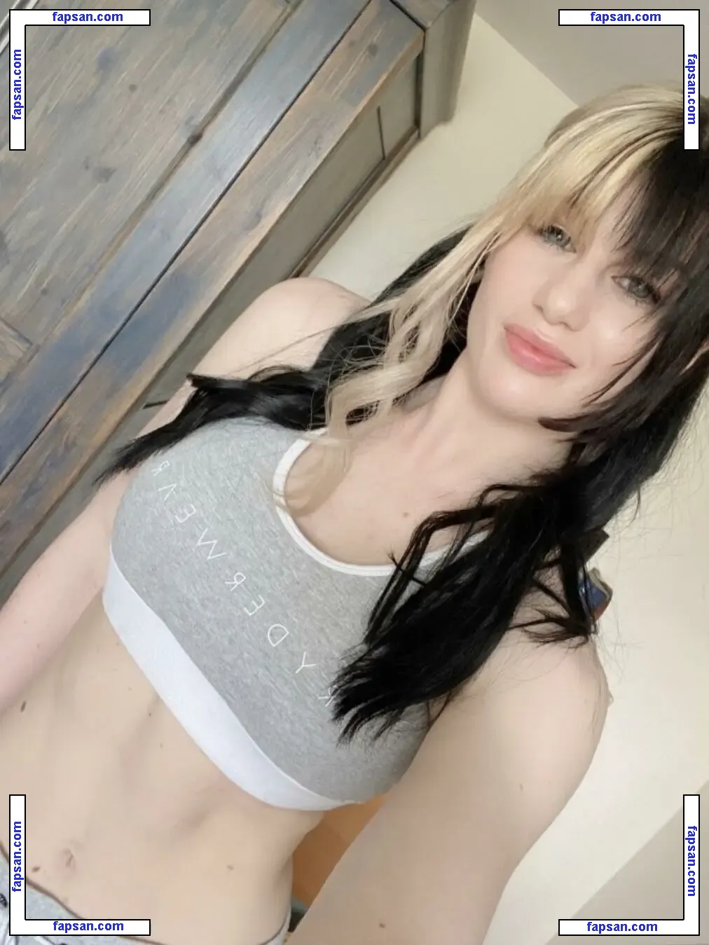 B Priestley nude photo #0002 from OnlyFans