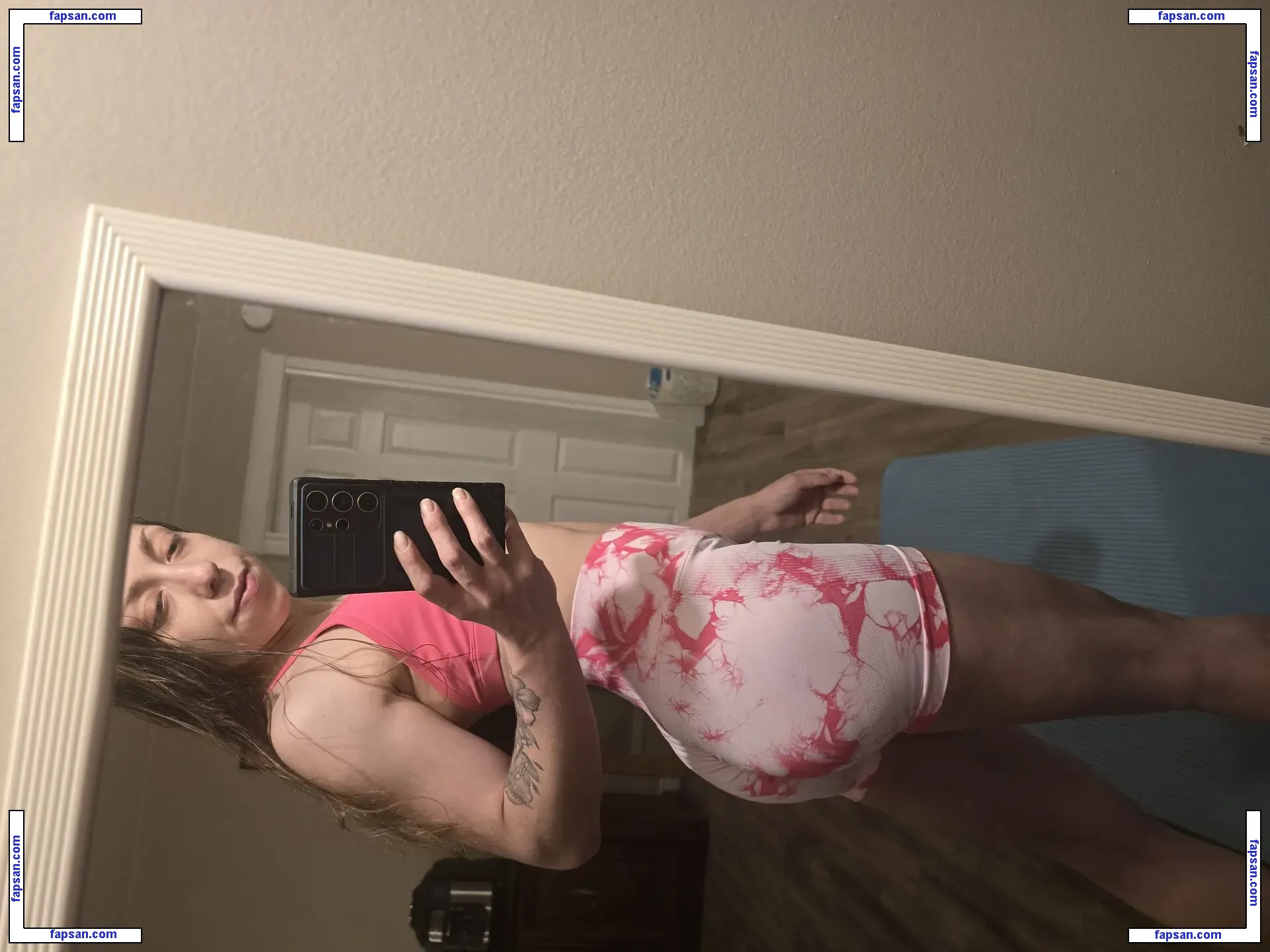 Brattyblue nude photo #0003 from OnlyFans