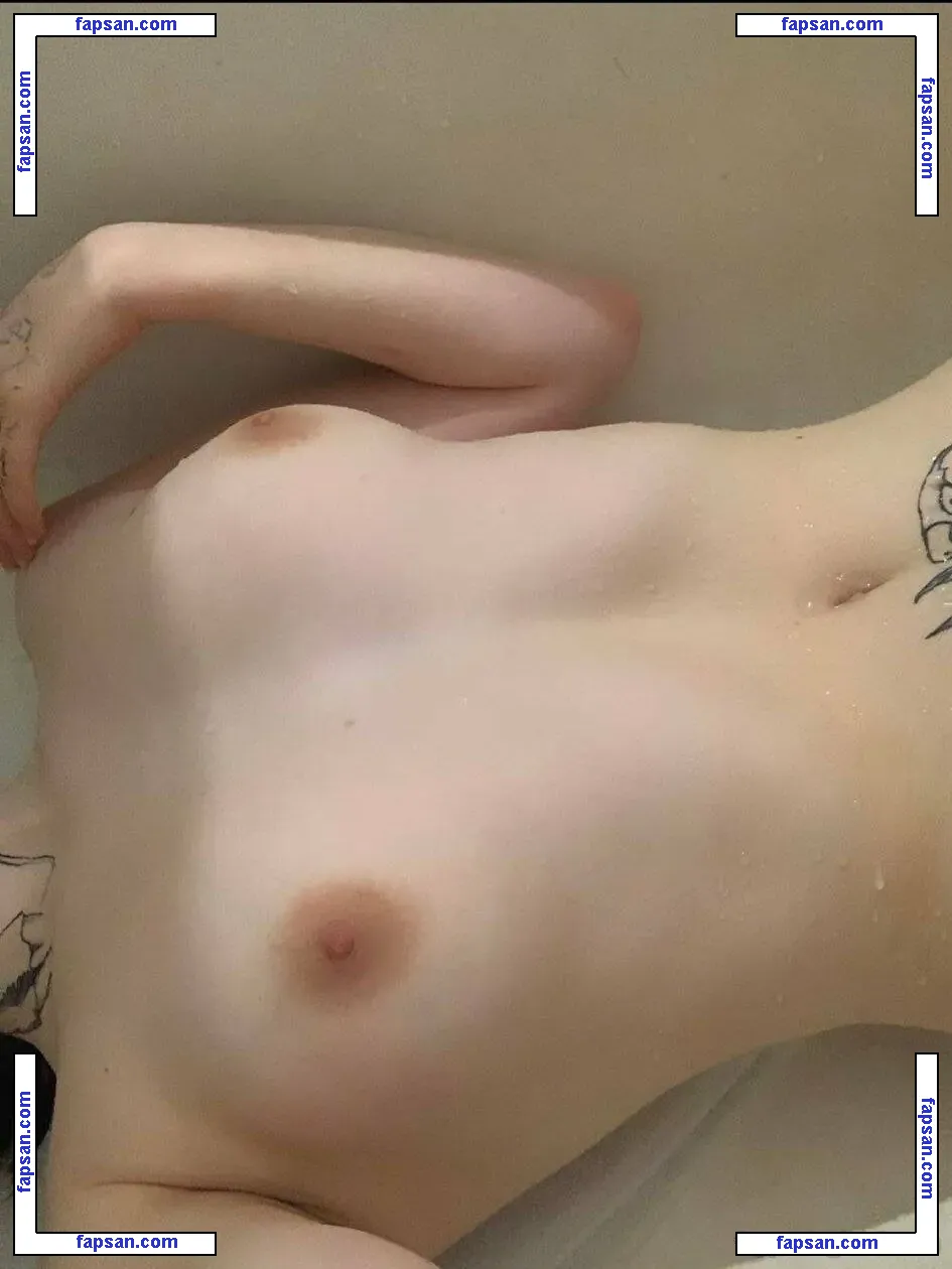 Brattypixi nude photo #0002 from OnlyFans