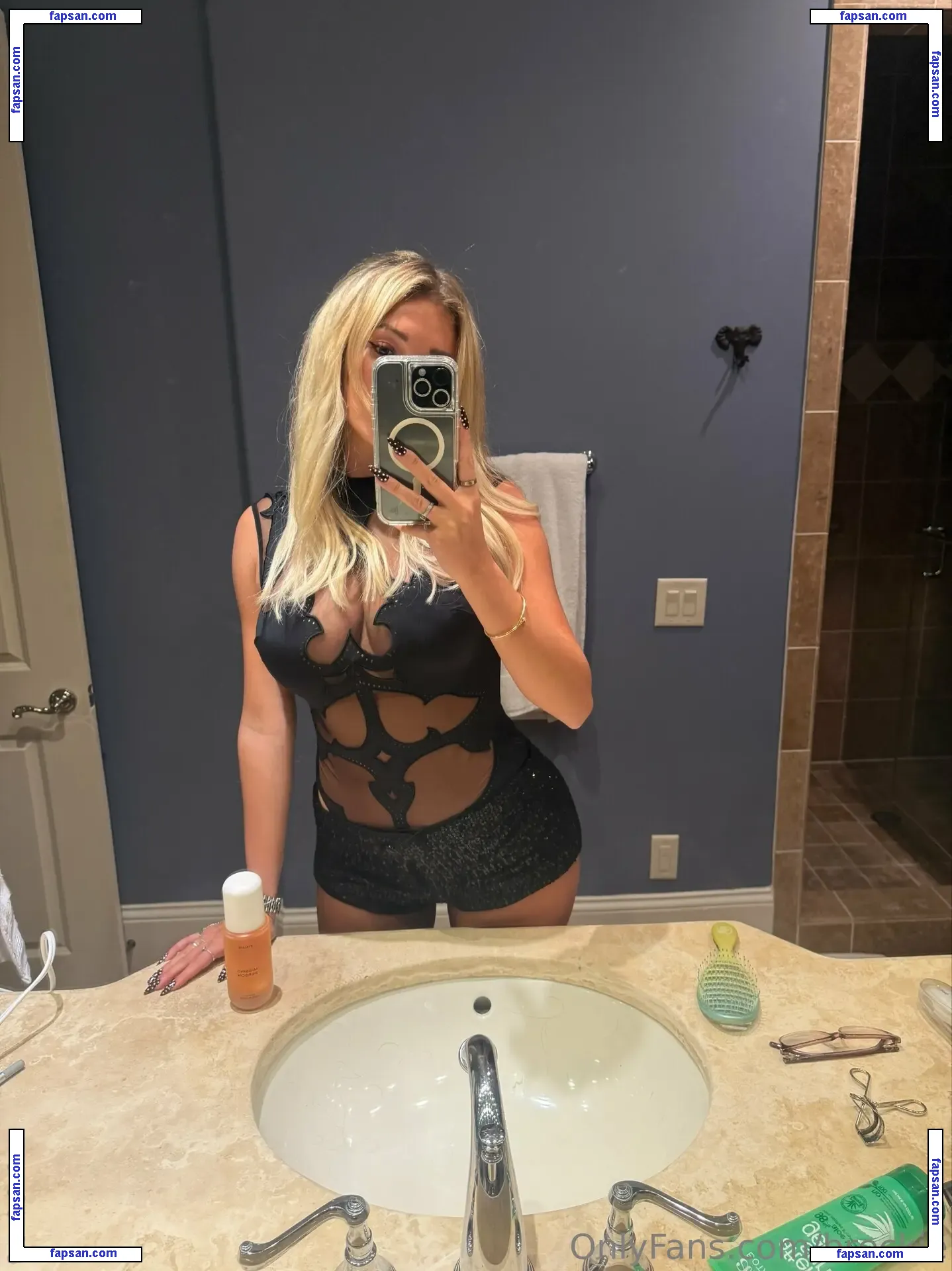 Breckiehill nude photo #0114 from OnlyFans