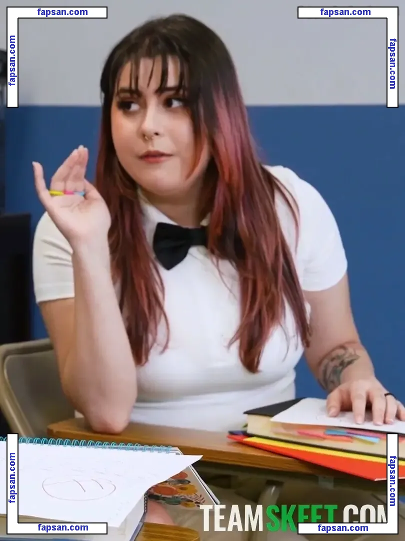 BreedingMaterial голая фото #0153 с Онлифанс