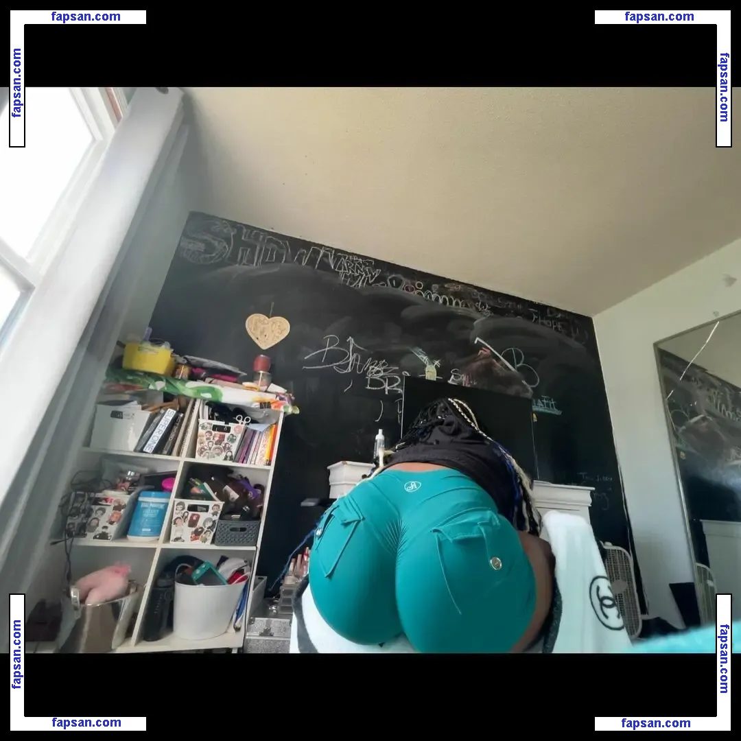 Brezilla_san nude photo #0015 from OnlyFans