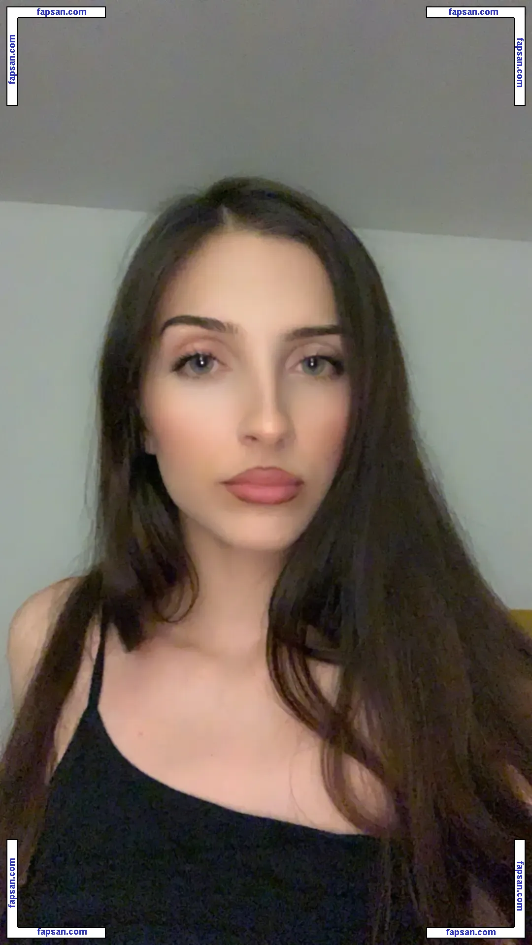 briakira голая фото #0001 с Онлифанс