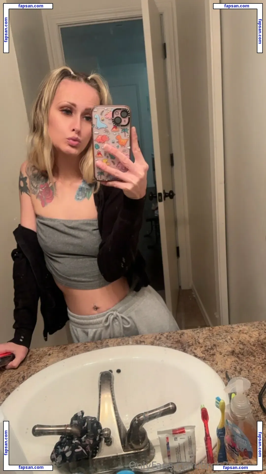 brib2saucey nude photo #0021 from OnlyFans