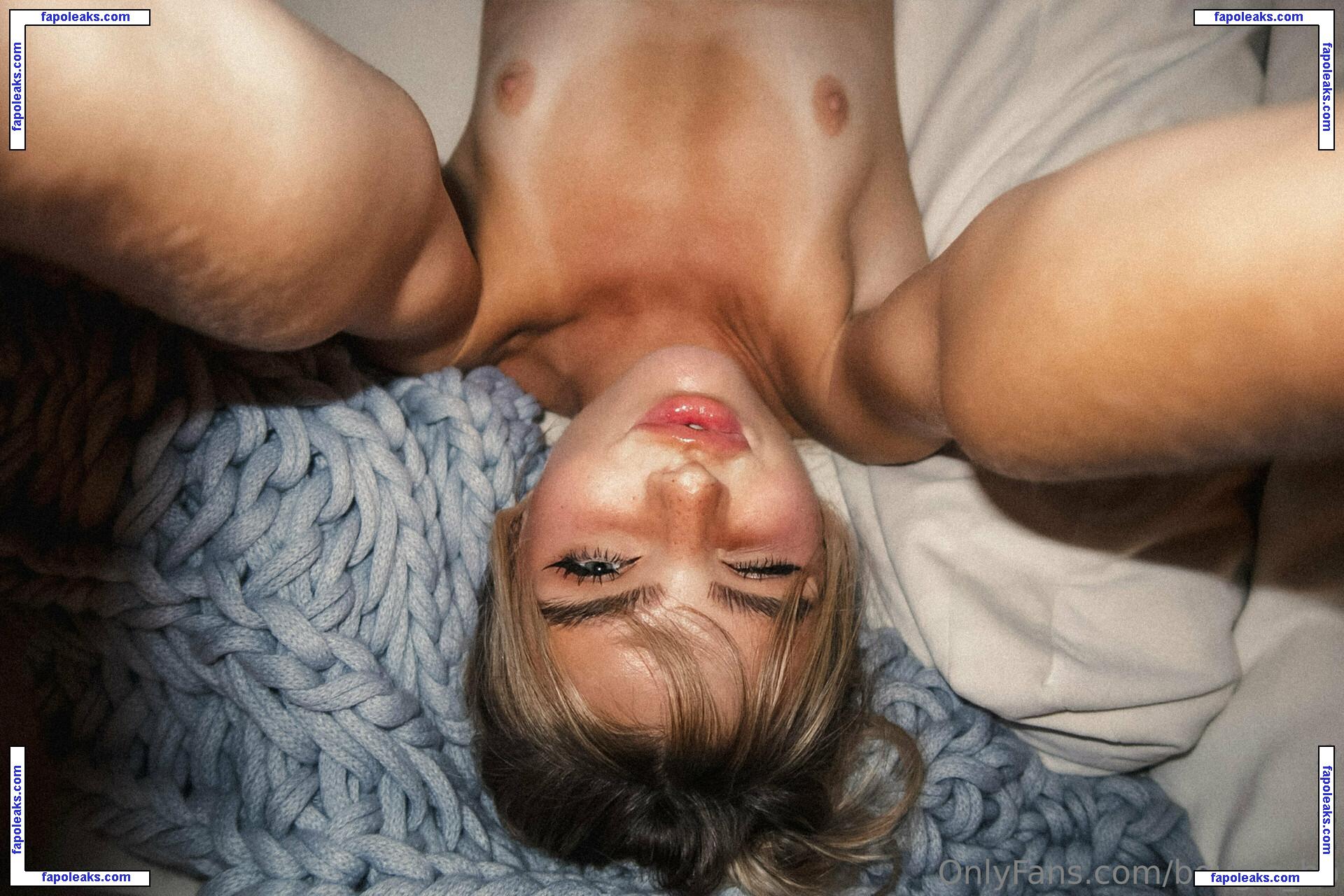 Brie Belle / briebellee голая фото #0181 с Онлифанс