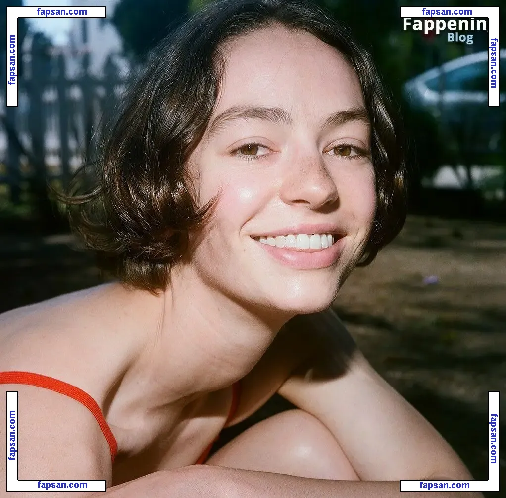 Brigette Lundy-Paine голая фото #0038 с Онлифанс