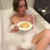 Brigette Lundy-Paine голая #0001