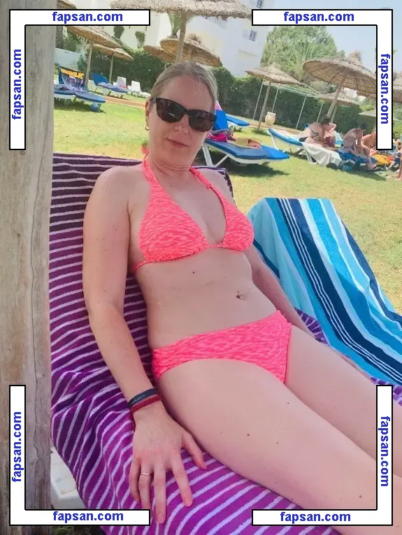 British_SMALL_MOM nude photo #0011 from OnlyFans