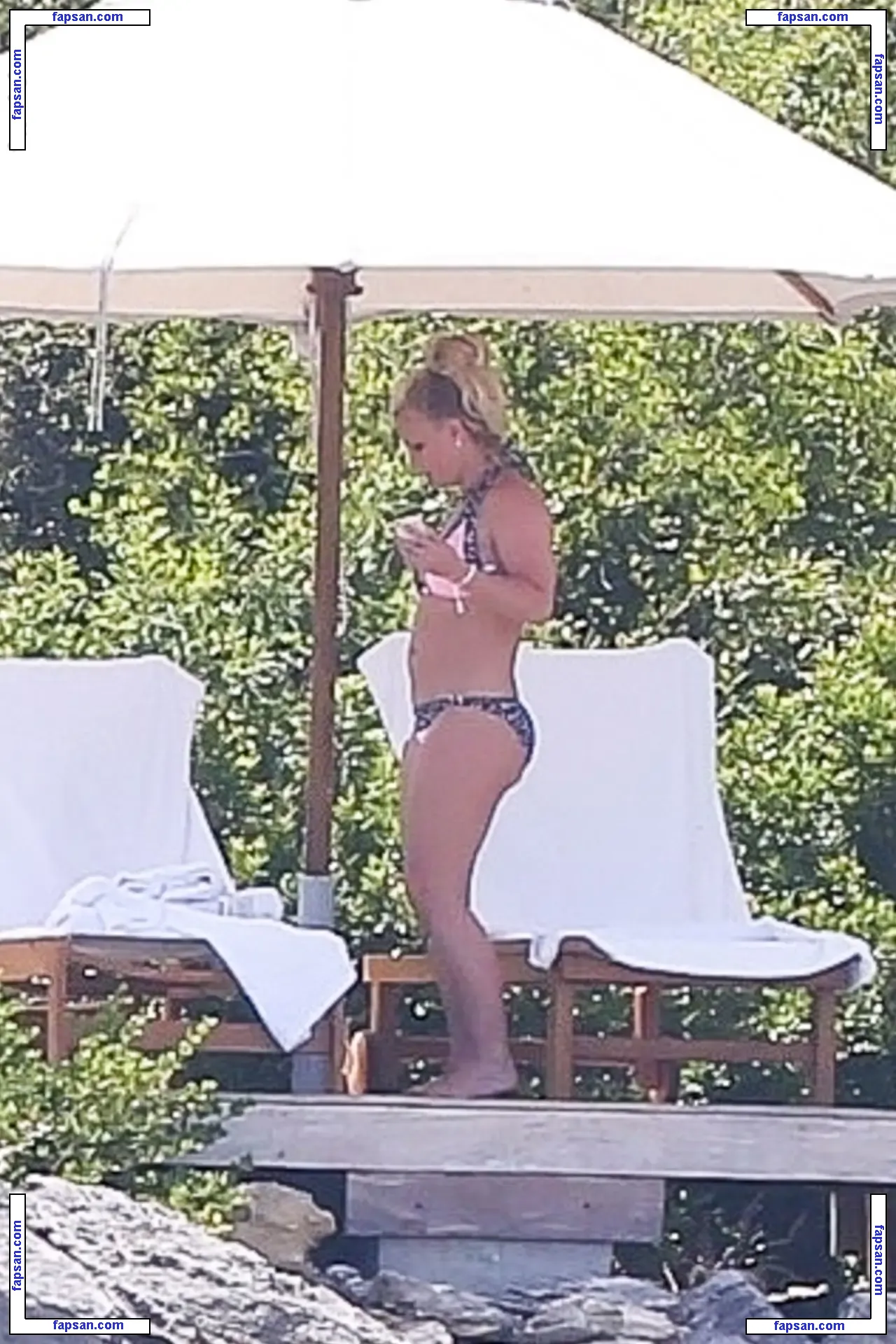 Britney Spears nude photo #2612 from OnlyFans