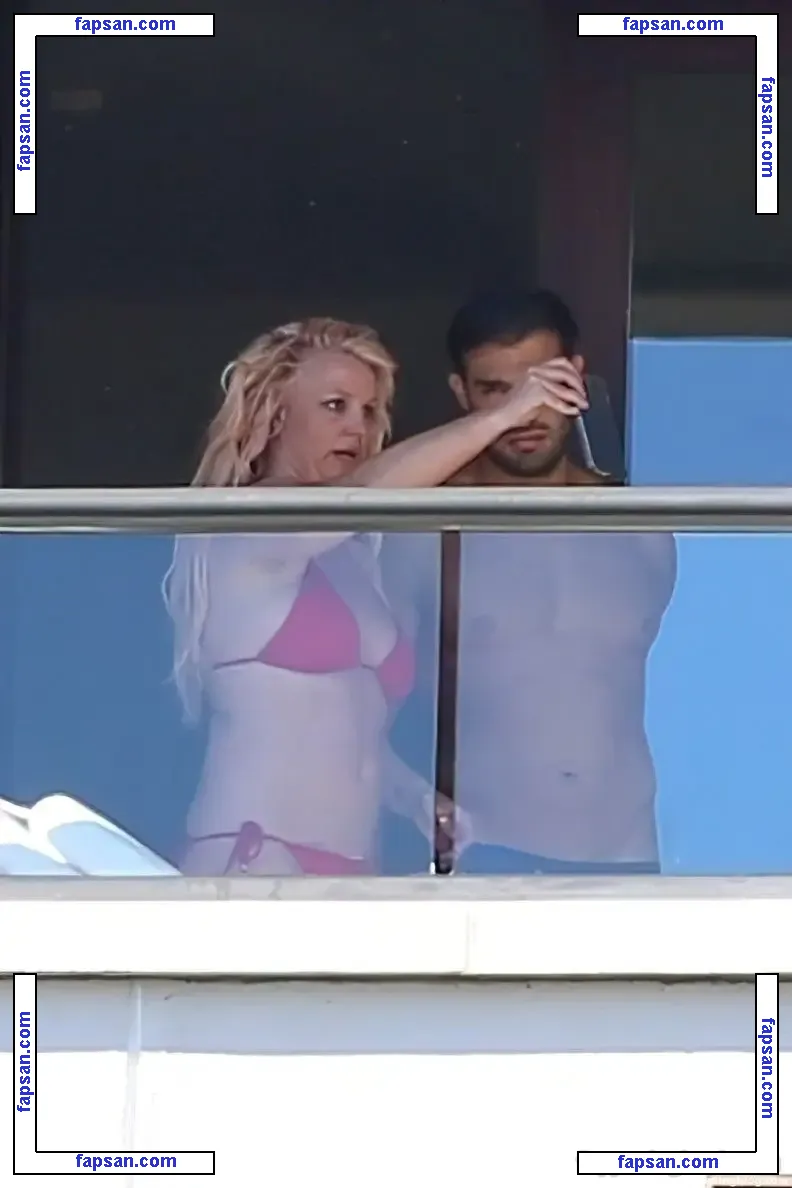 Britney Spears nude photo #2988 from OnlyFans