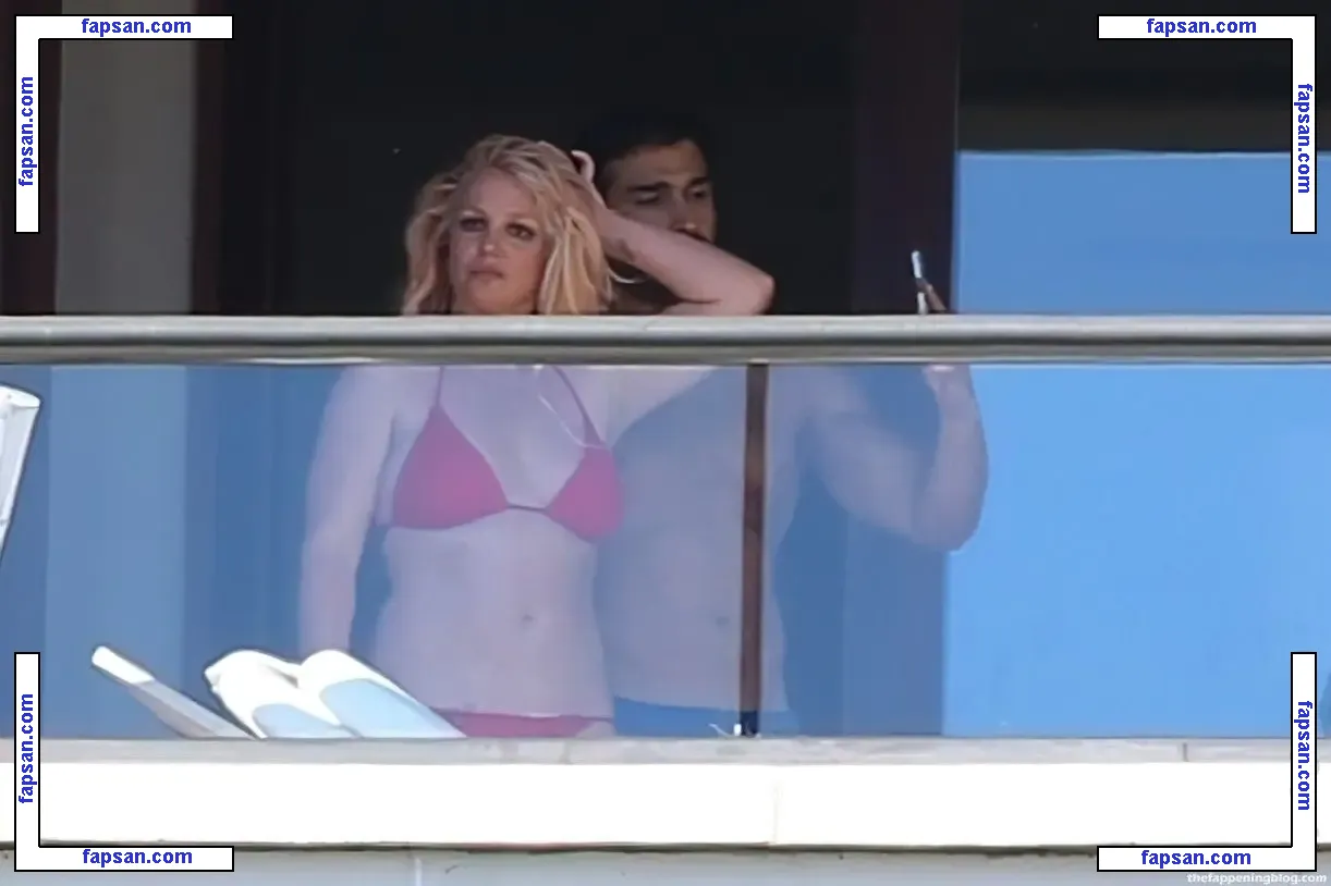Britney Spears nude photo #2996 from OnlyFans