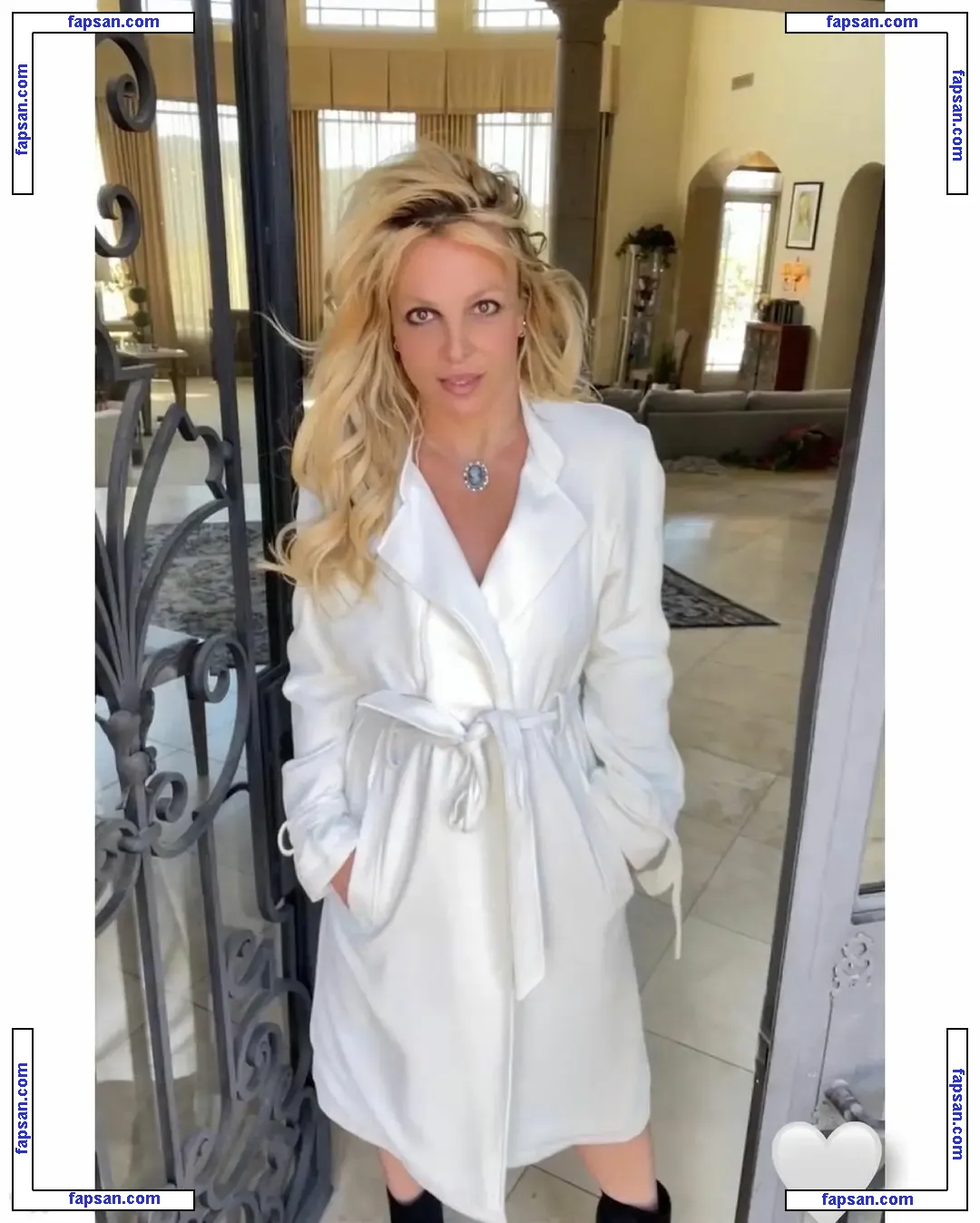 Britney Spears nude photo #3833 from OnlyFans