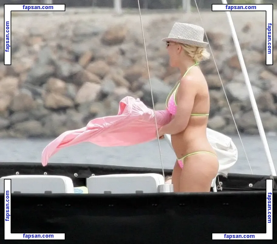 Britney Spears nude photo #5400 from OnlyFans