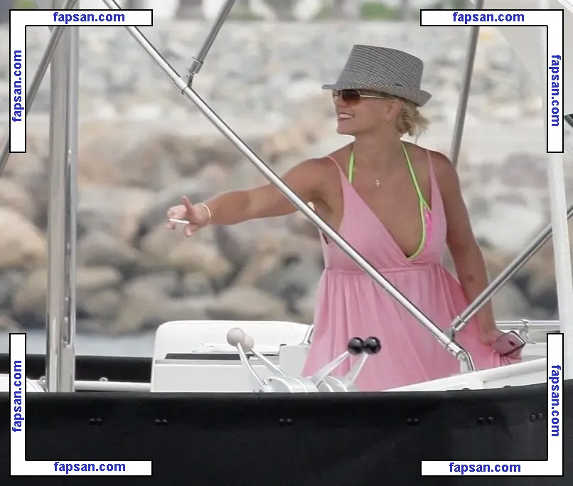 Britney Spears nude photo #5402 from OnlyFans