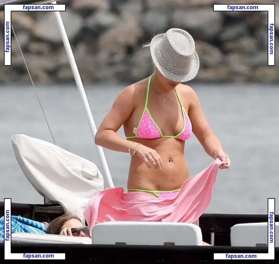 Britney Spears nude photo #5406 from OnlyFans