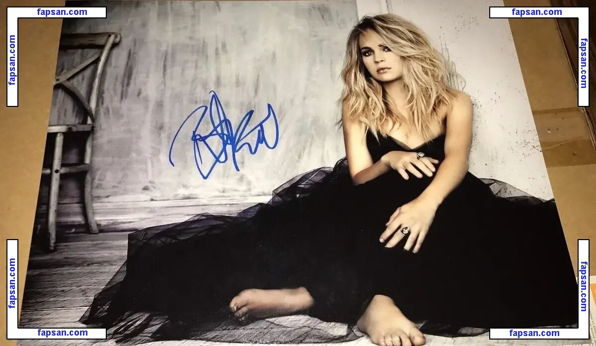 Britt Robertson nude photo #0187 from OnlyFans