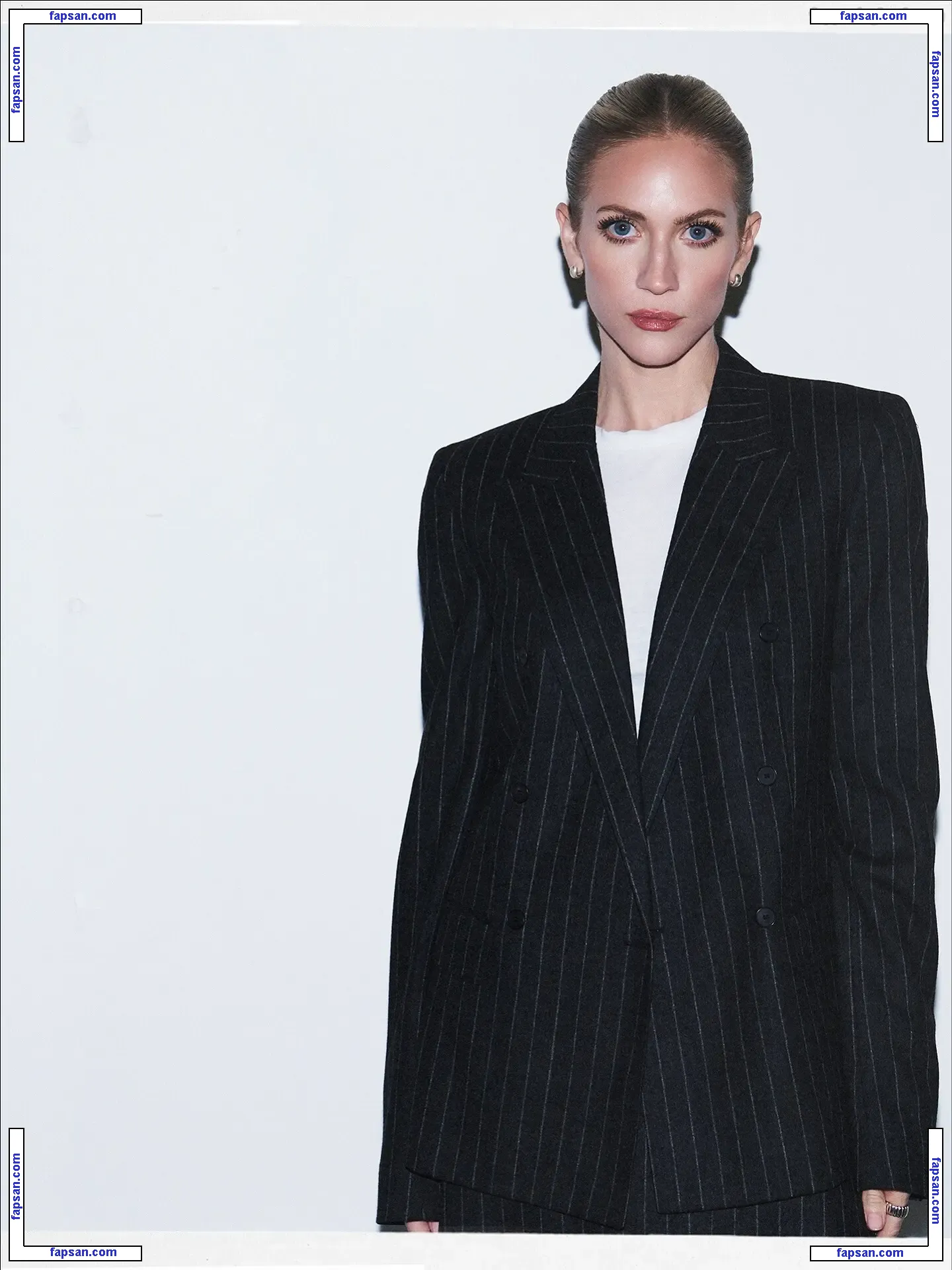 Brittany Snow голая фото #0216 с Онлифанс