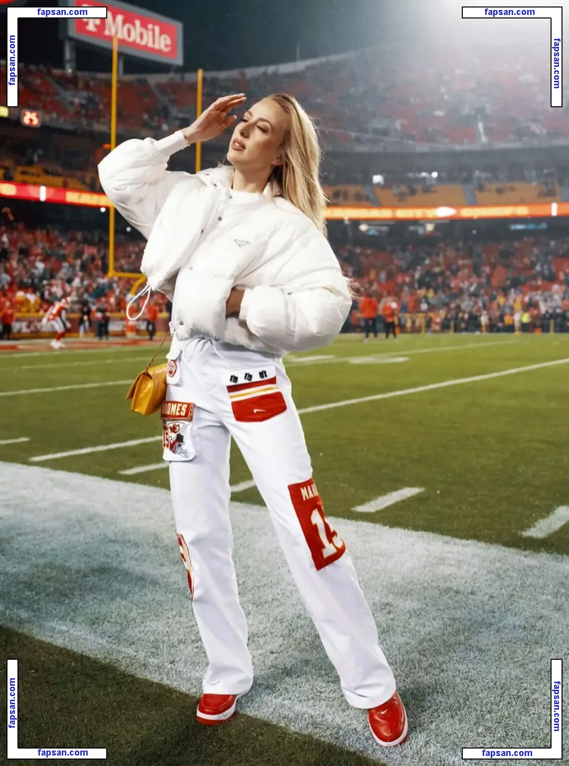 brittanymahomes nude photo #0025 from OnlyFans