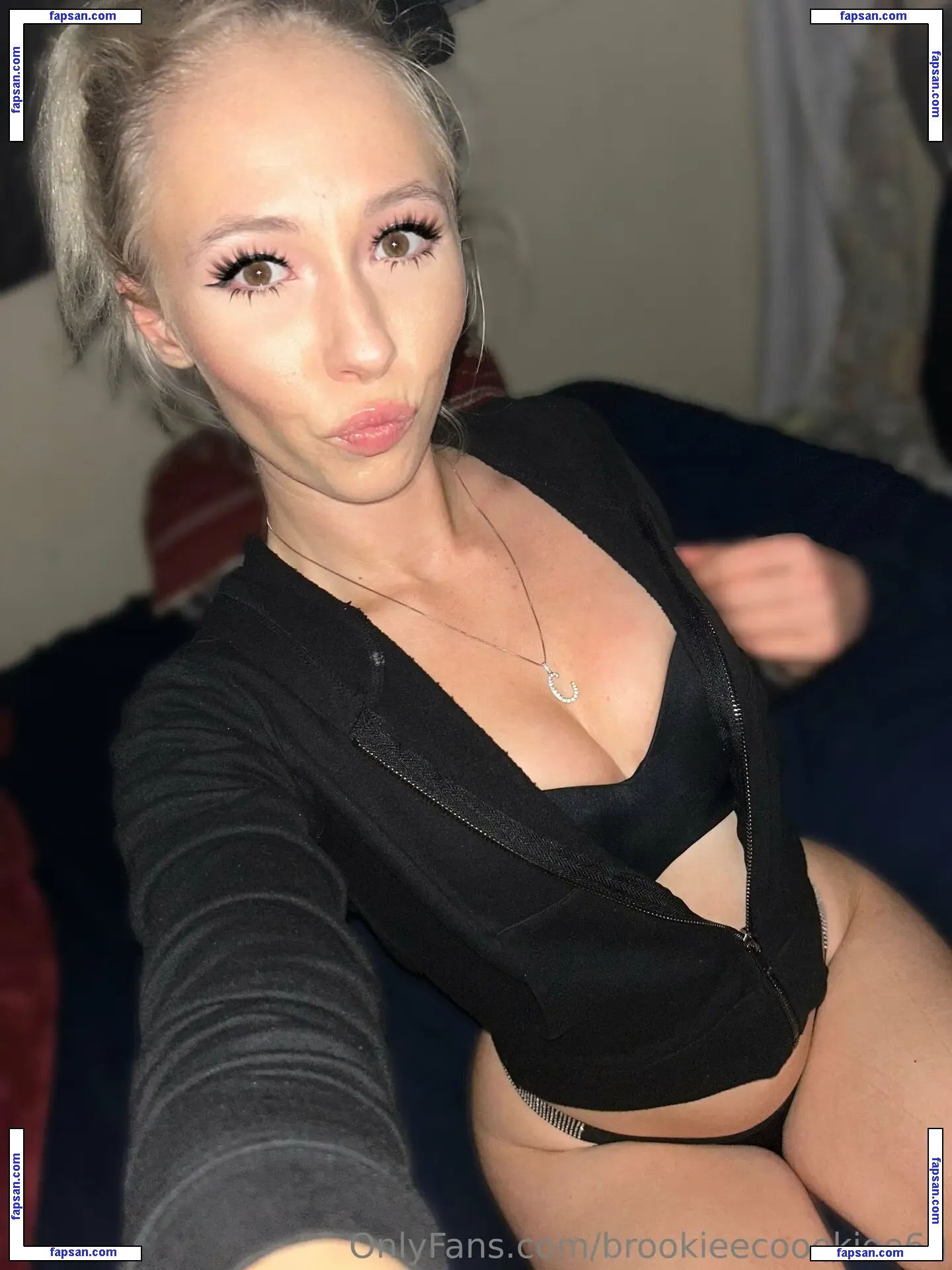brookieecoookiee69 голая фото #0005 с Онлифанс