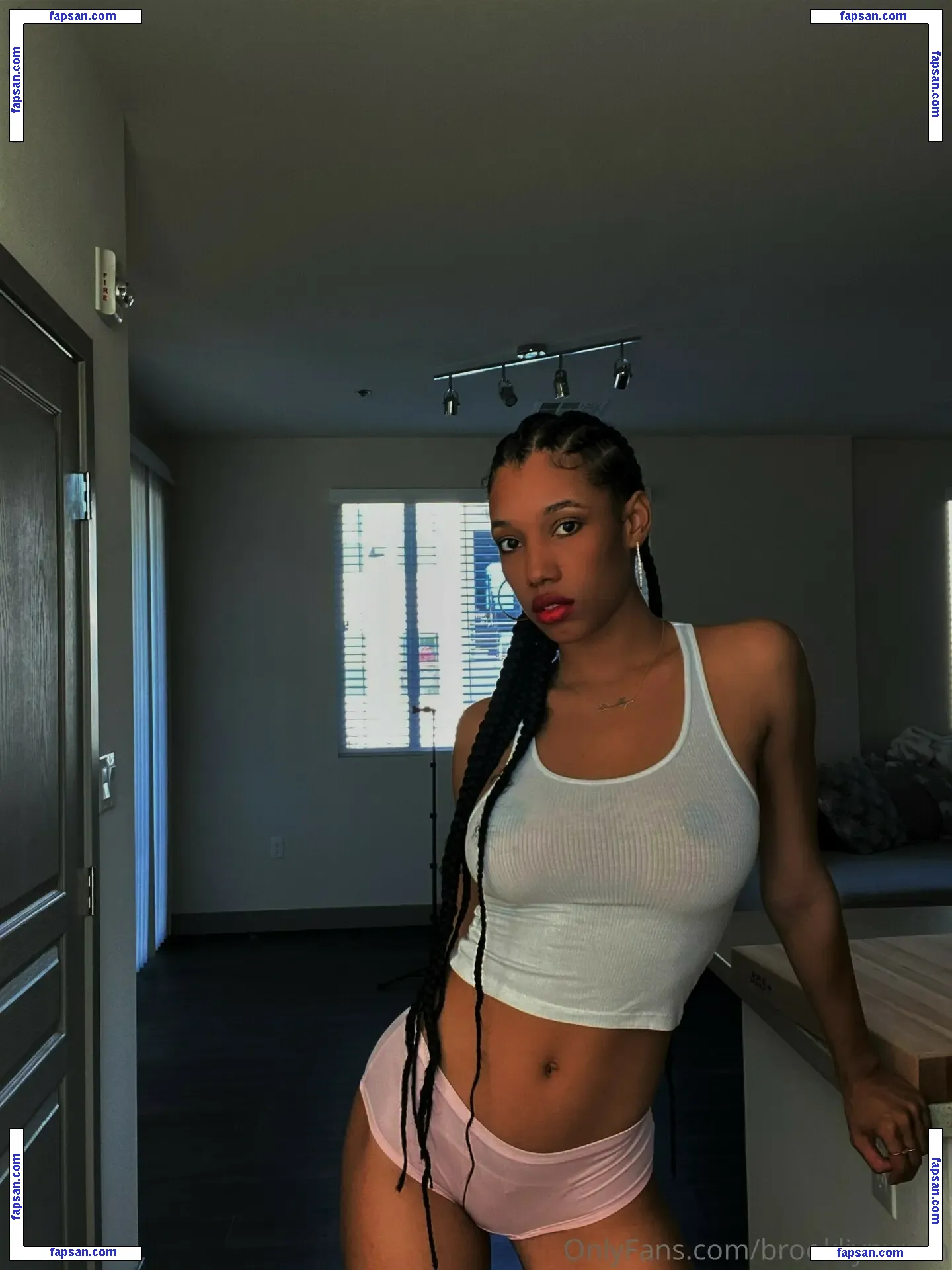 Brookliyn Wren nude photo #0246 from OnlyFans
