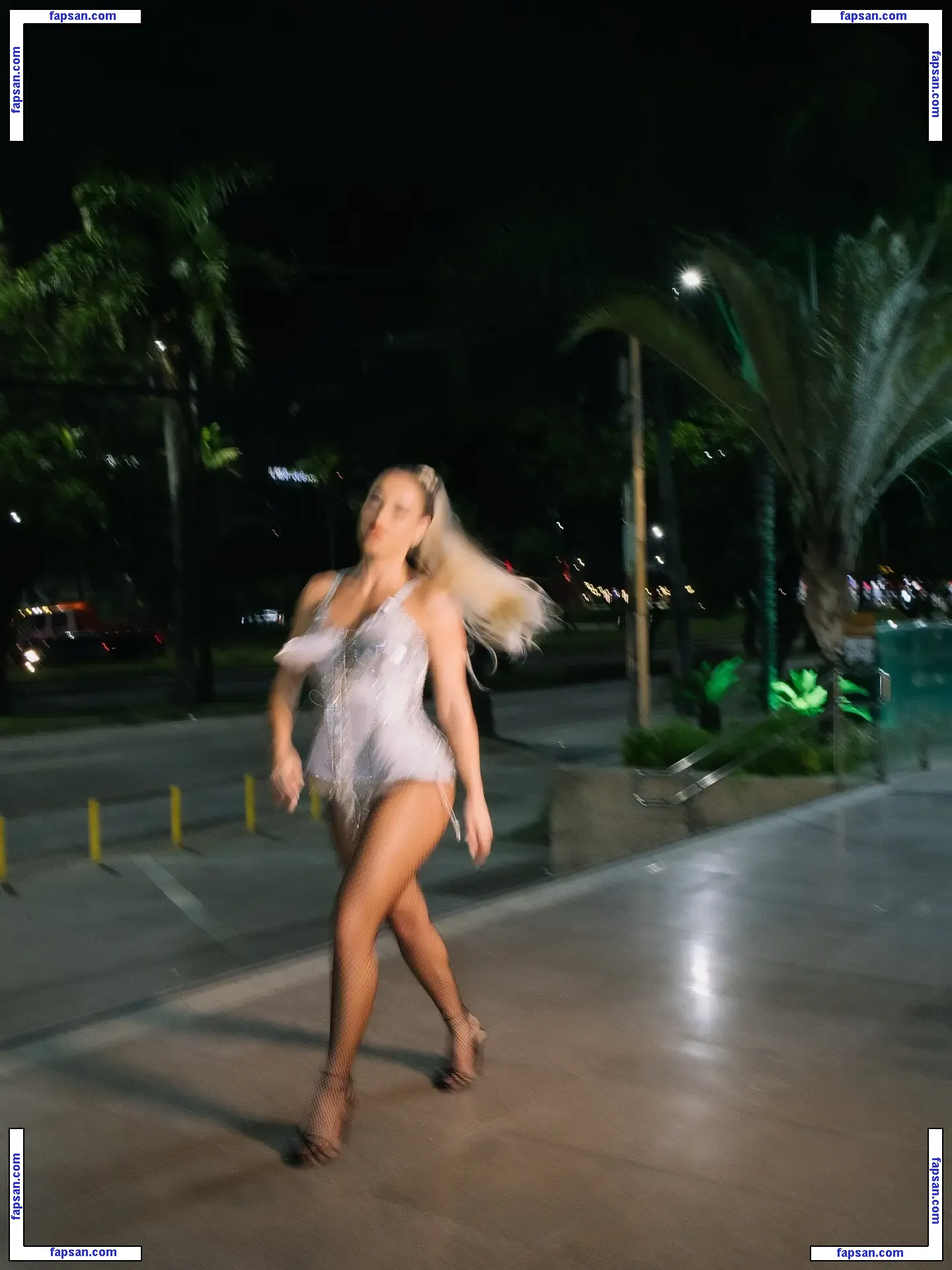 Bruna Griphao nude photo #0212 from OnlyFans