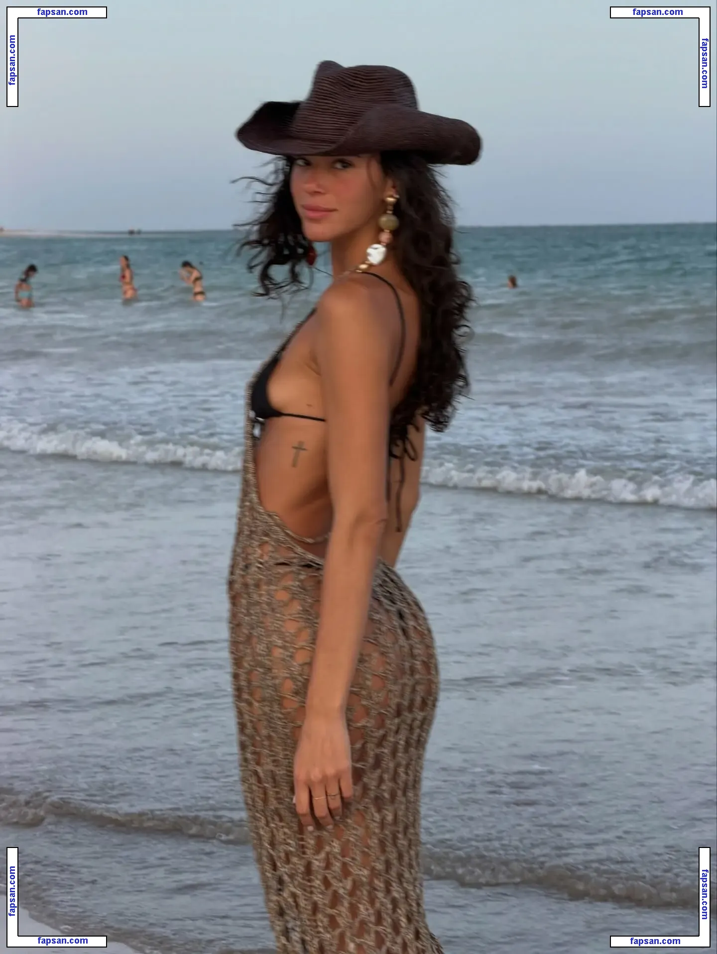 Bruna Marquezine nude photo #0567 from OnlyFans