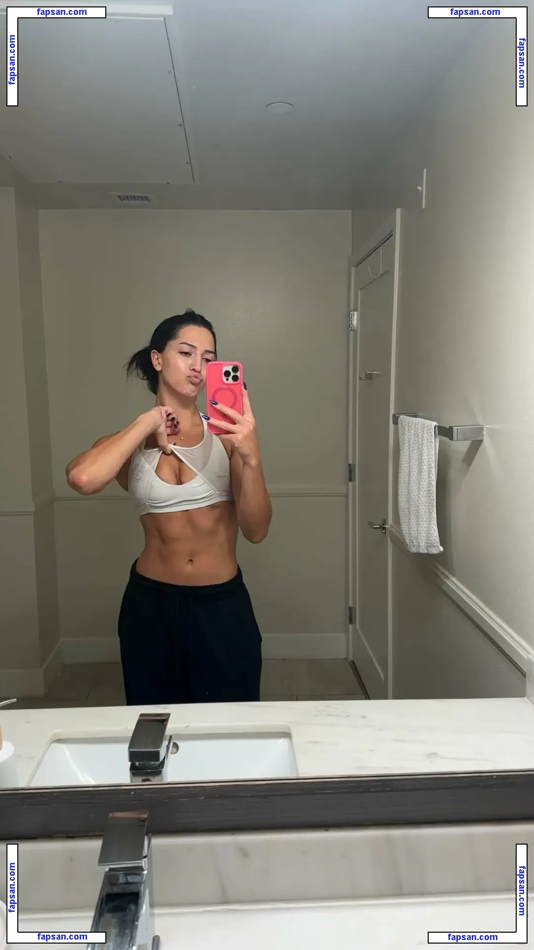 builtbybells nude photo #0015 from OnlyFans