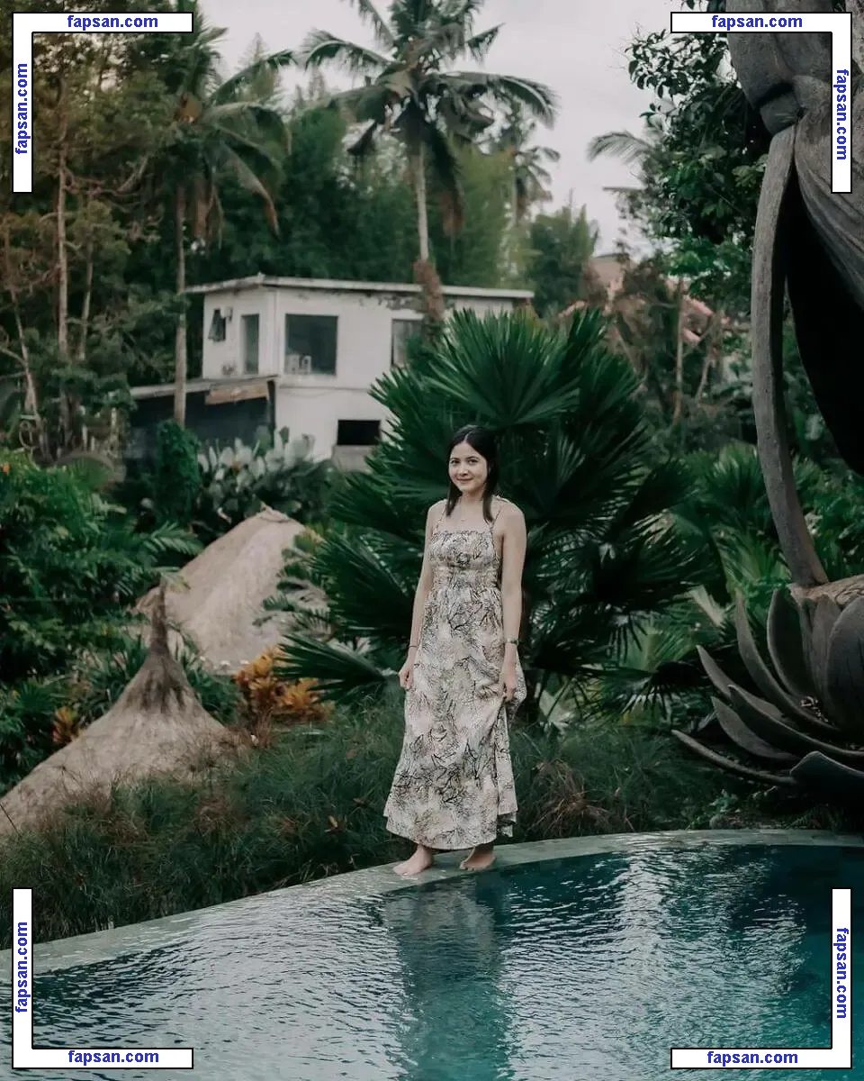 Bulan Sutena nude photo #0002 from OnlyFans