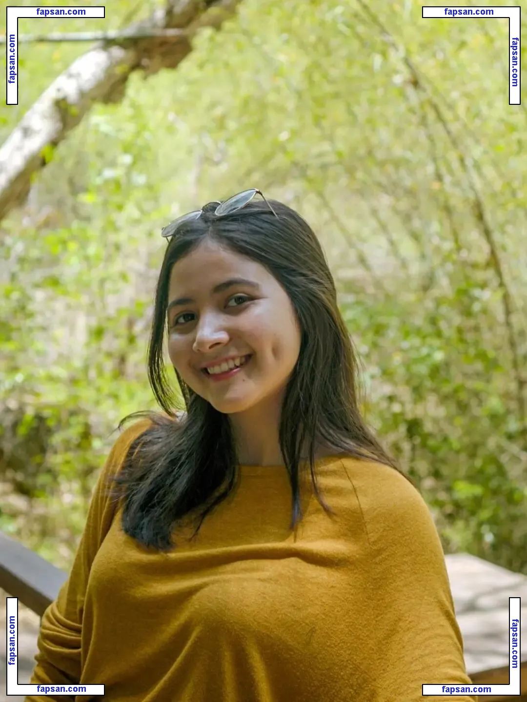 Bulan Sutena nude photo #0006 from OnlyFans