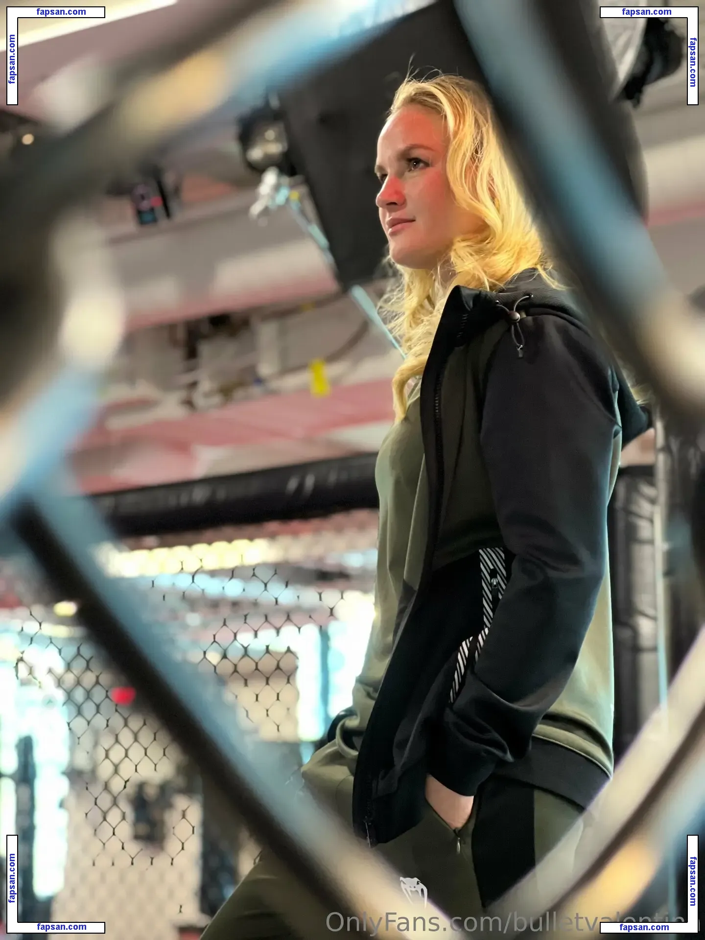 bulletvalentina nude photo #0008 from OnlyFans