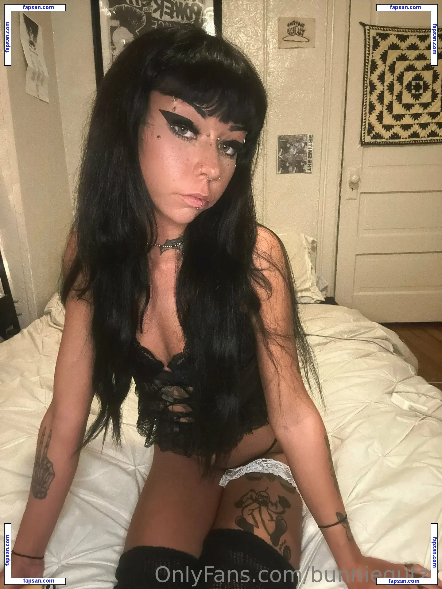 bunniegutzz nude photo #0014 from OnlyFans