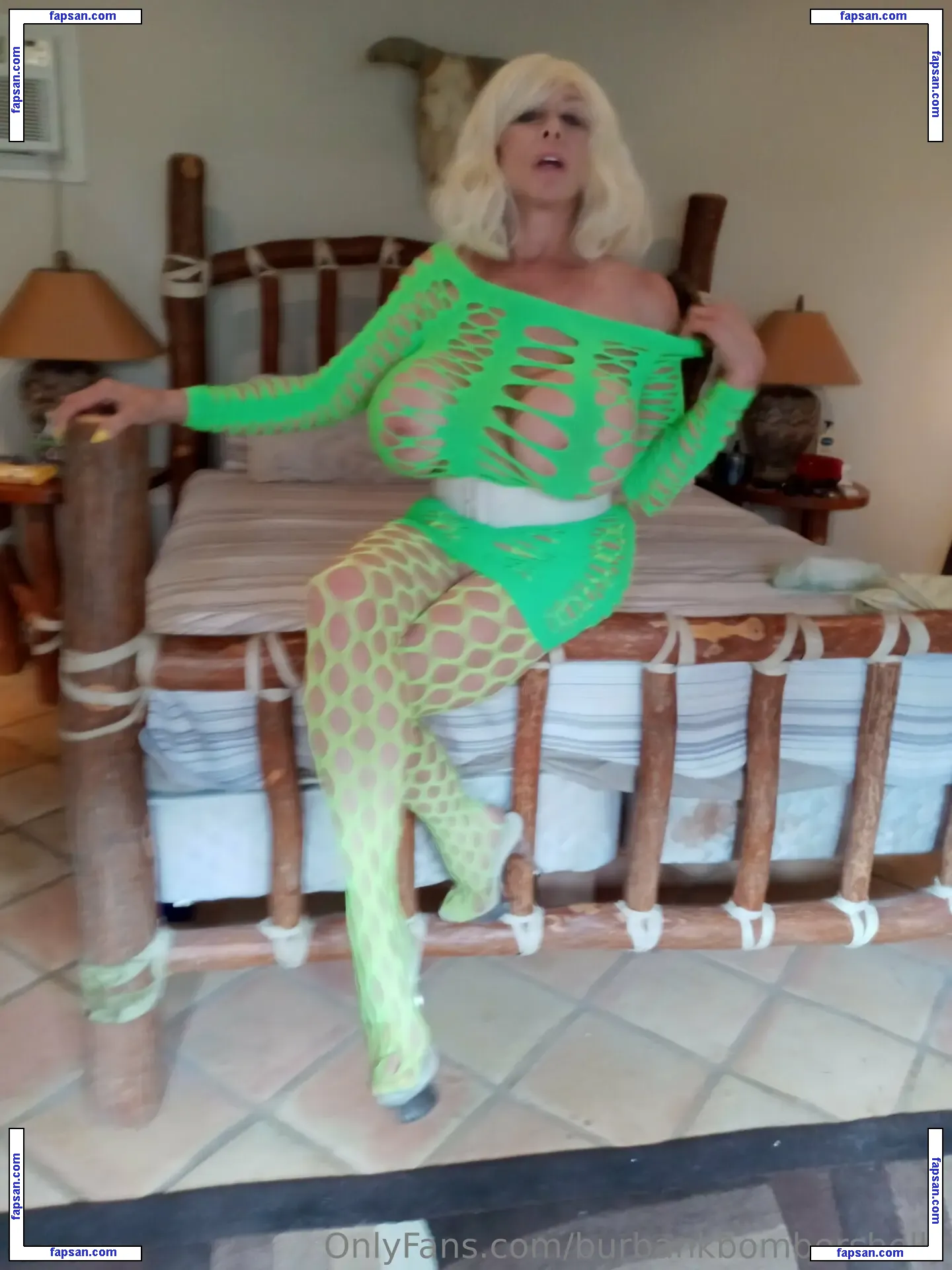 burbankbombershelly nude photo #0015 from OnlyFans