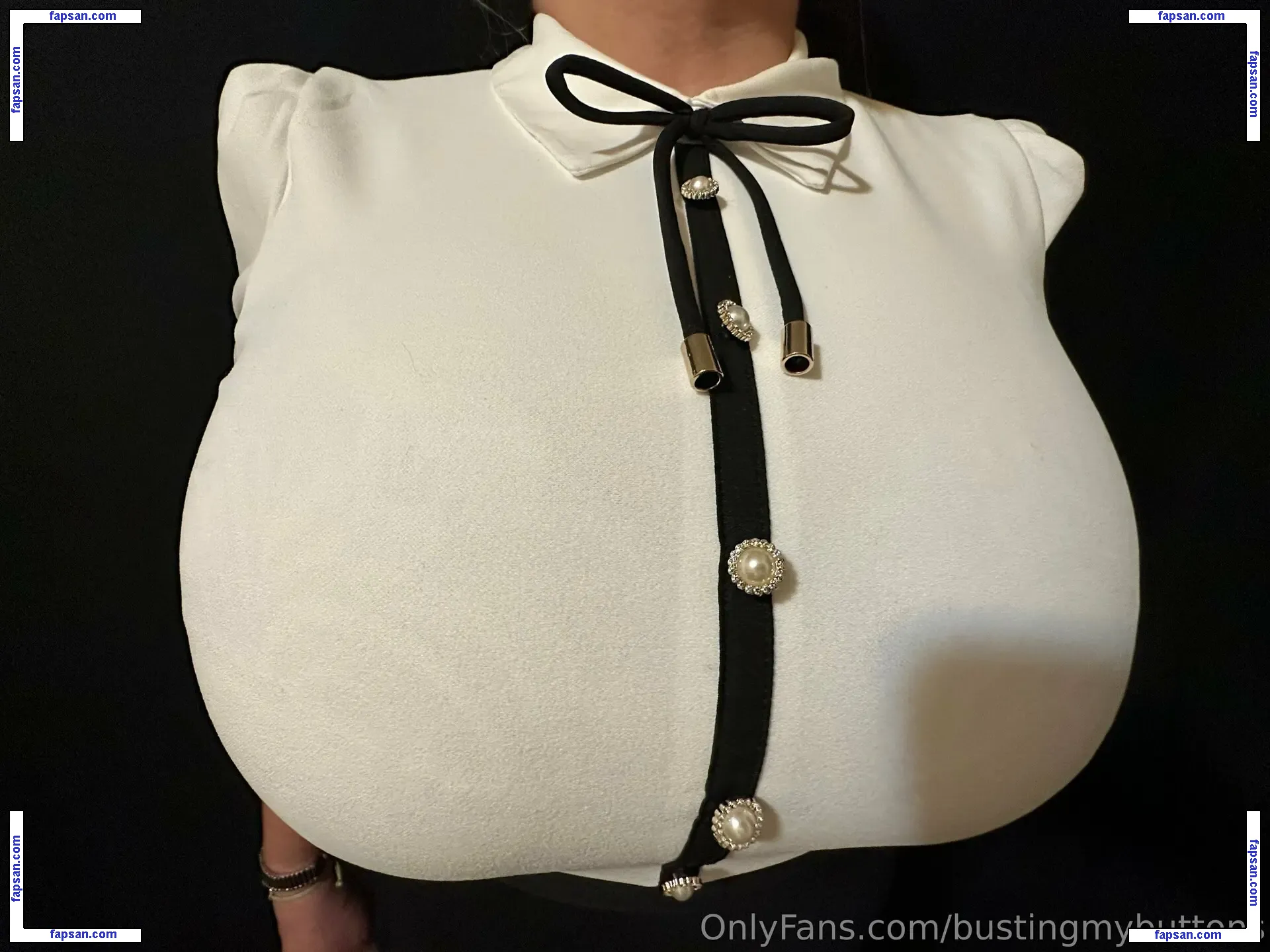 BustingMyButtons голая фото #0076 с Онлифанс