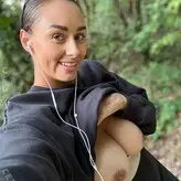 Busty Belle голая #0113