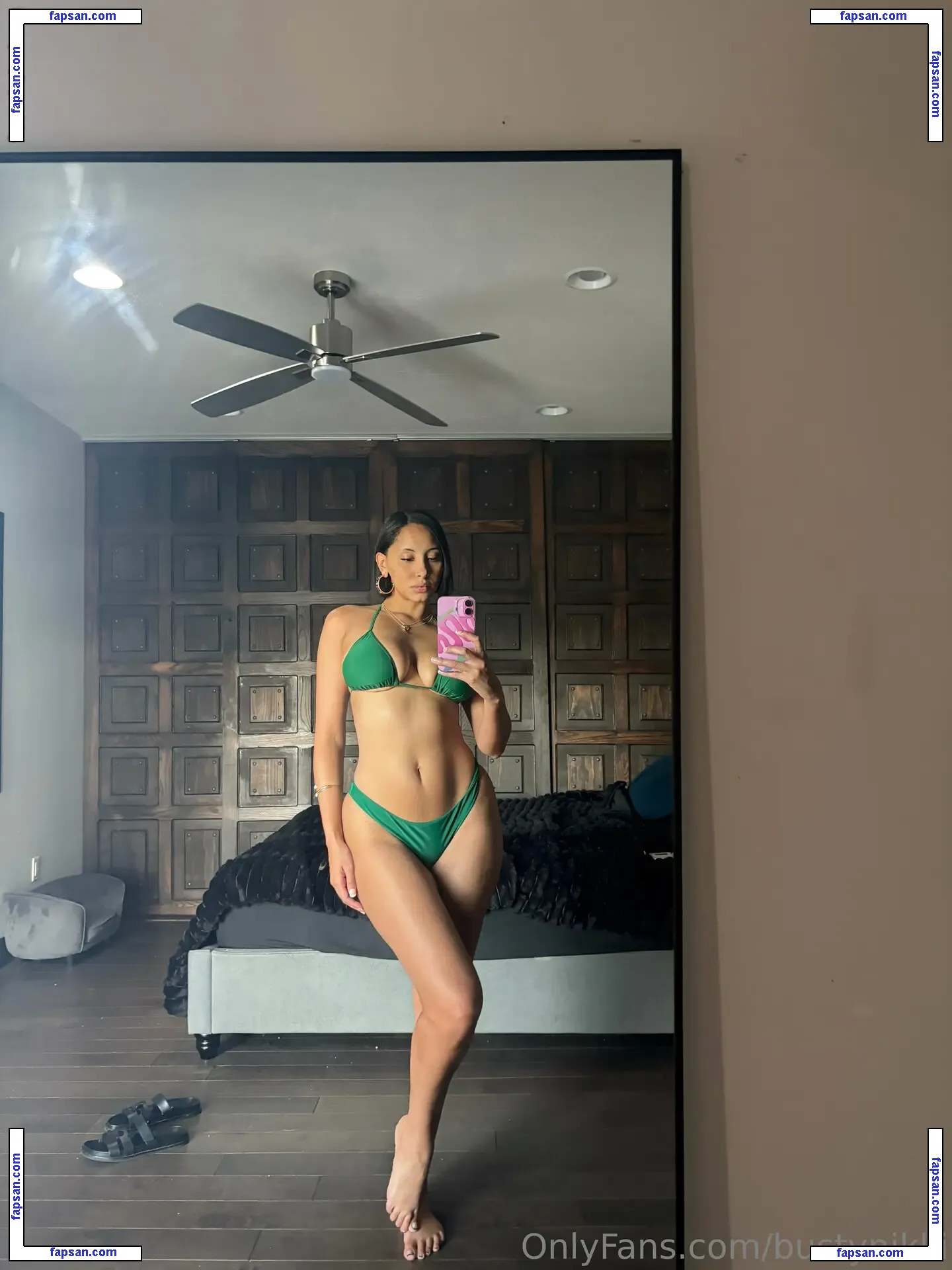 bustynikki голая фото #0031 с Онлифанс