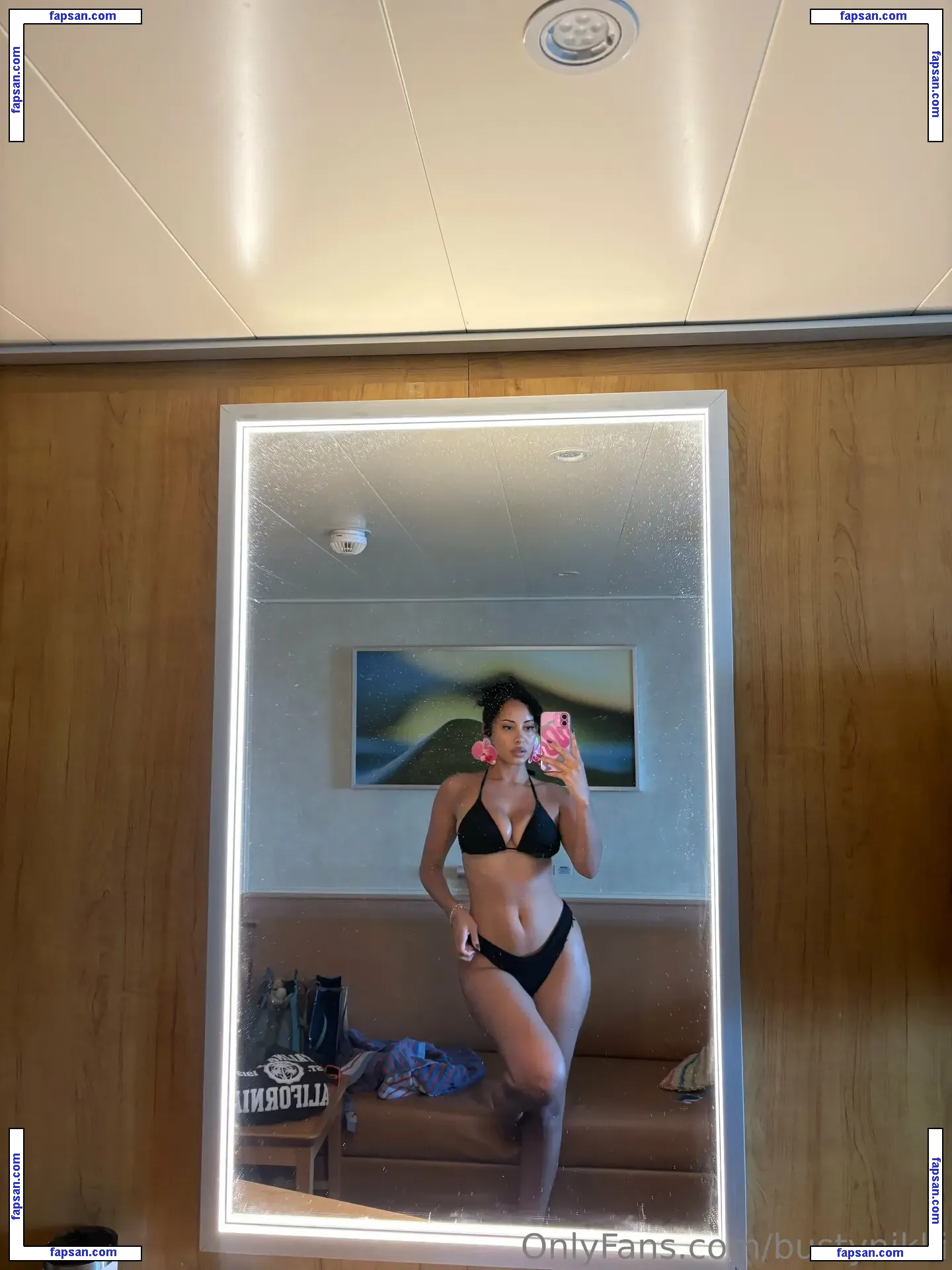 bustynikki голая фото #0066 с Онлифанс