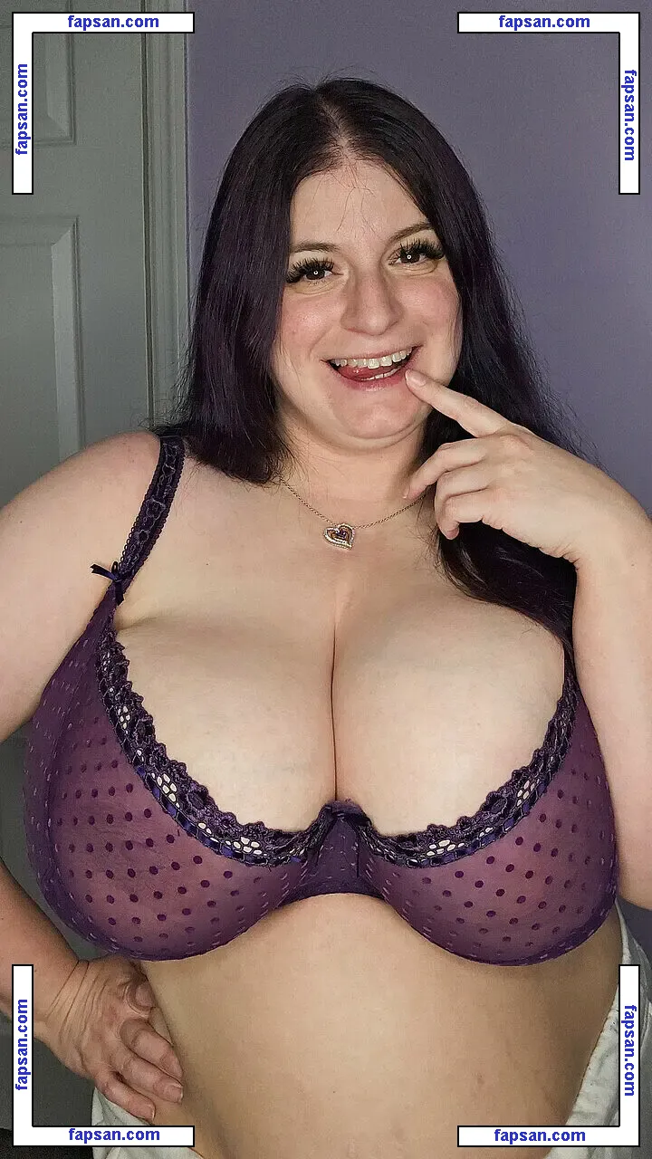 BustySarahRae nude photo #0009 from OnlyFans
