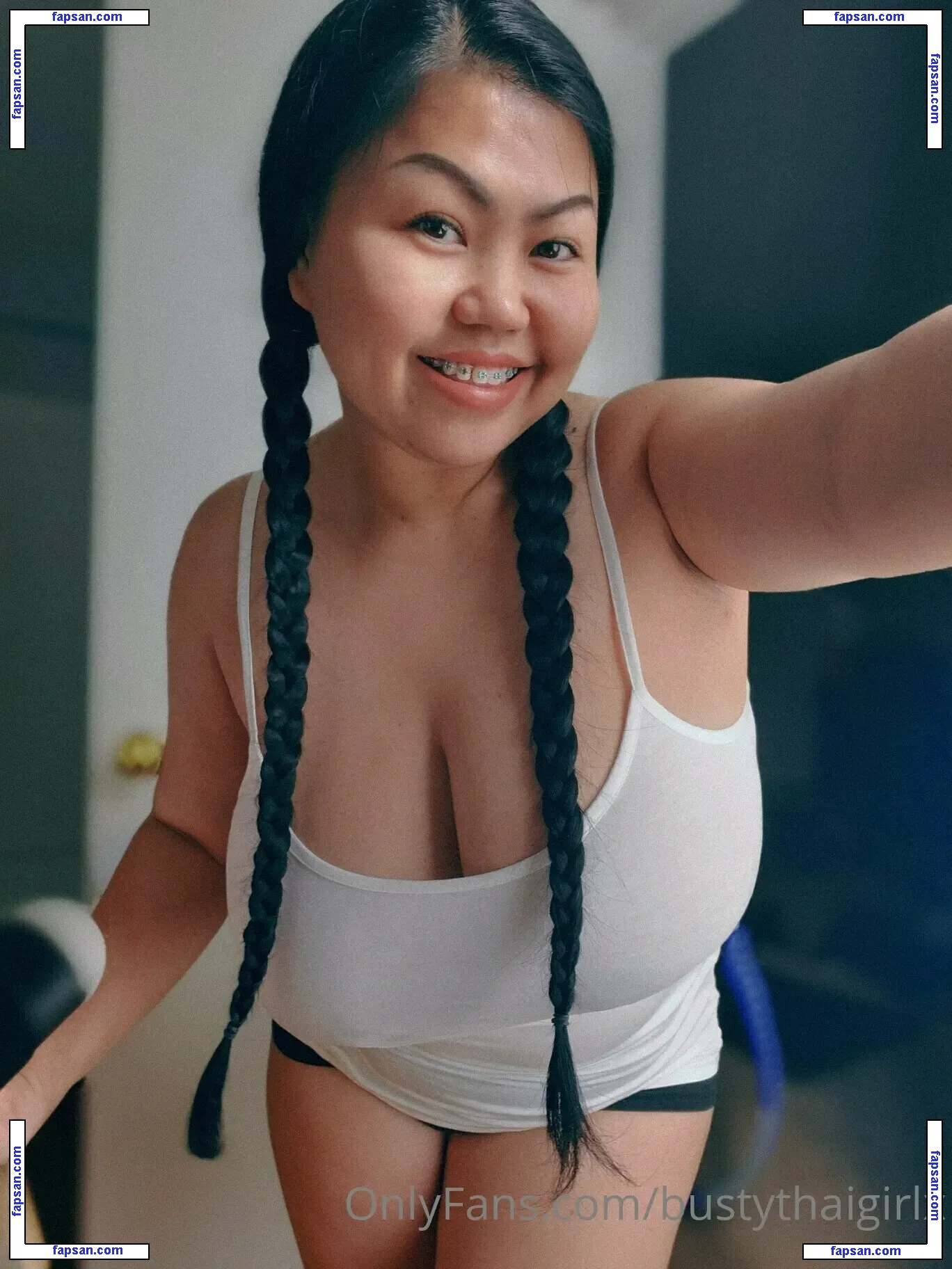 bustythaigirlx / bustythaigirlxx nude photo #0006 from OnlyFans