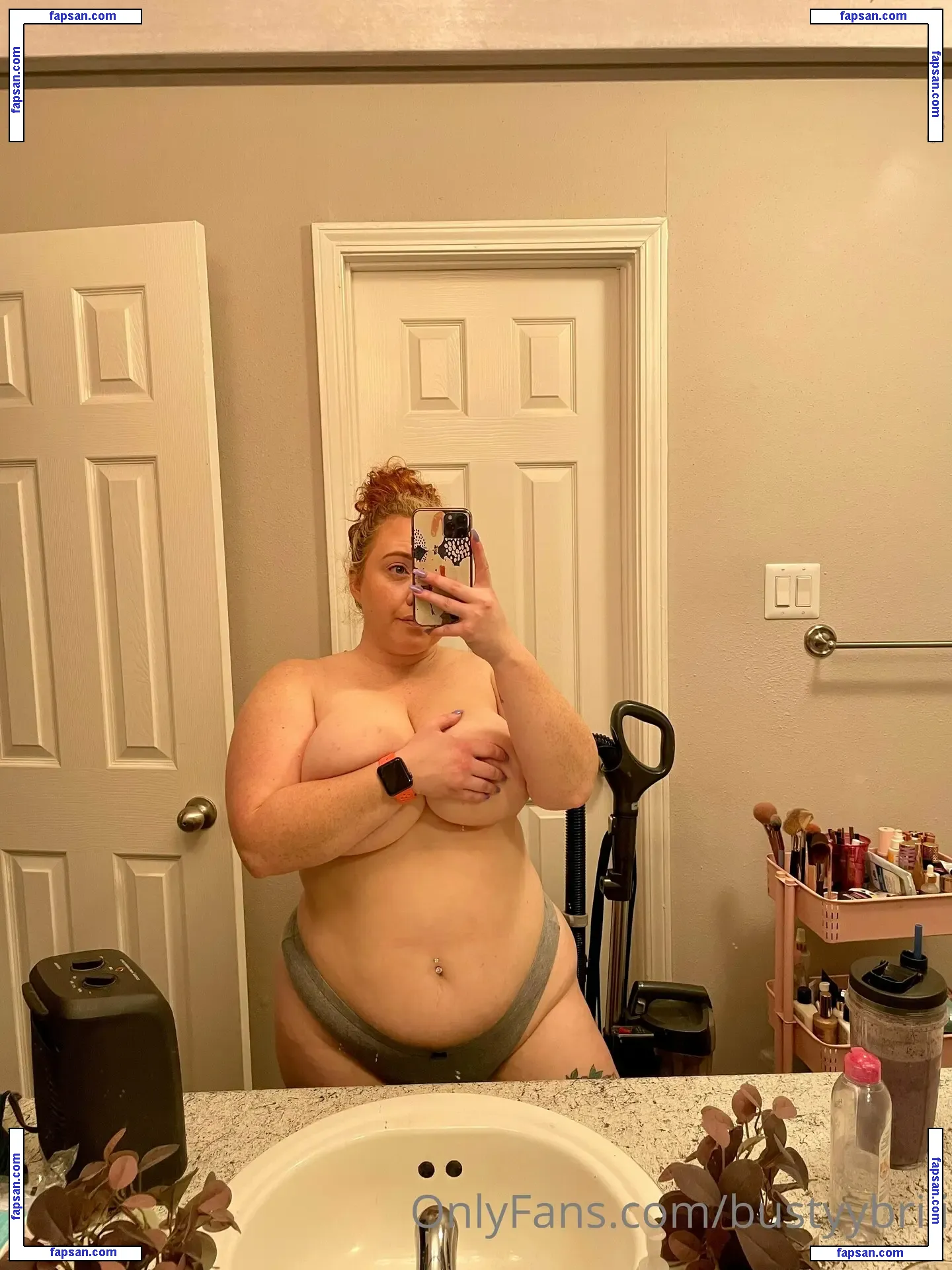 bustyybriii nude photo #0007 from OnlyFans