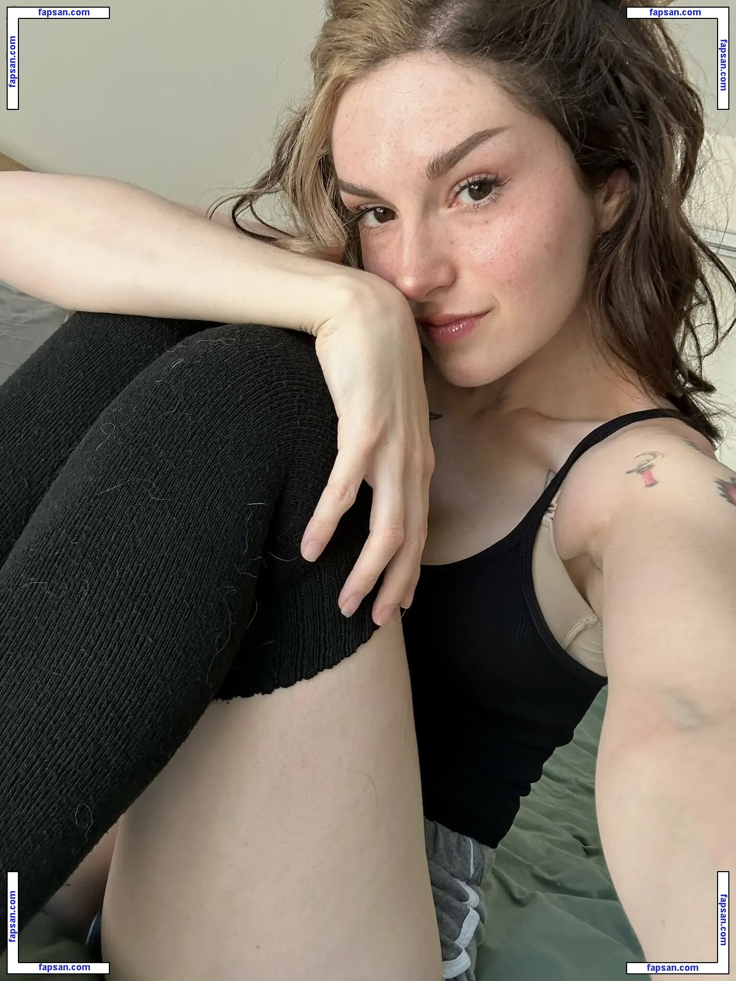 Busy B ASMR nude photo #1292 from OnlyFans