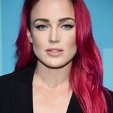 Caity Lotz голая #0210