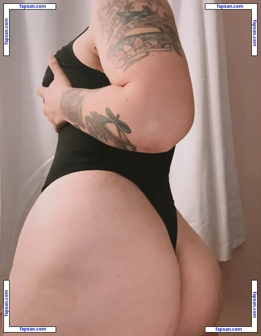 Cake Queen nude photo #0003 from OnlyFans