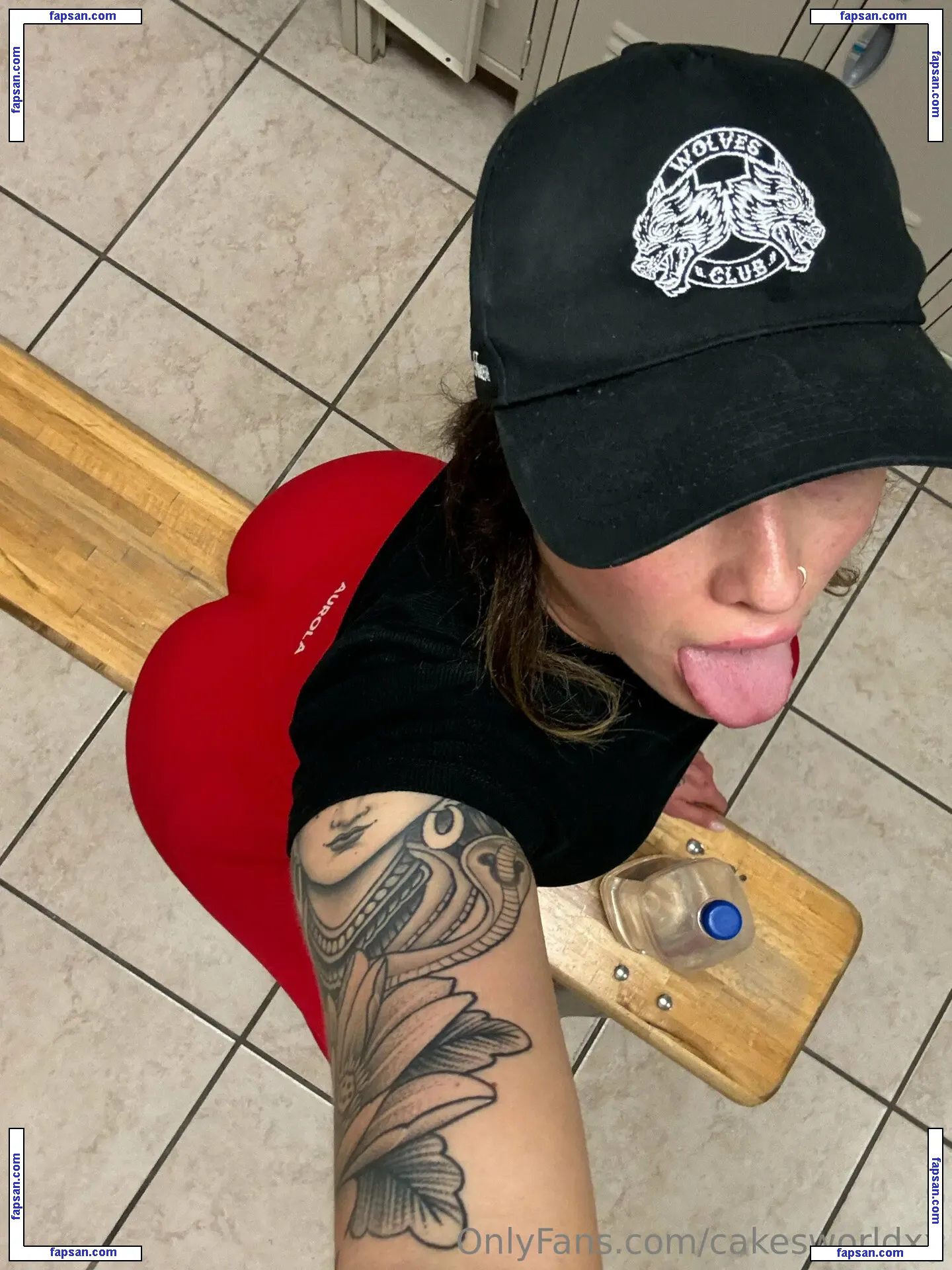 cakesworldxx nude photo #0002 from OnlyFans