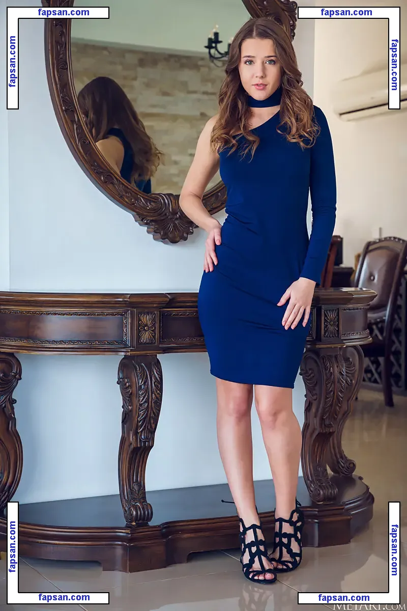 Callipygian nude photo #0016 from OnlyFans